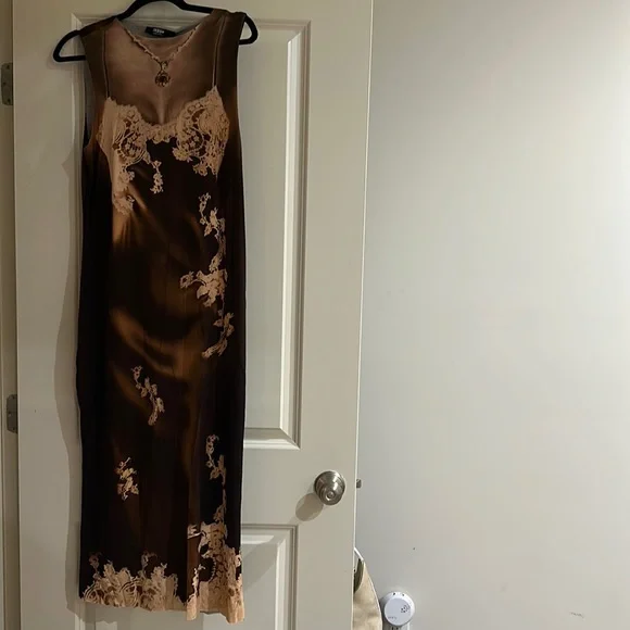 green emerald velvet dress Rent Jaded London